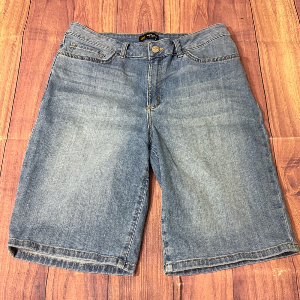Lee Women's Medium Blue Denim Jean Shorts - Picture 2 of 15